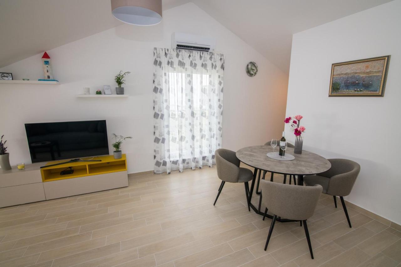 קוסטרנה Apartment Skylight מראה חיצוני תמונה